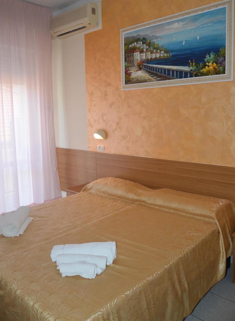 Hotel Karin Marebello Экстерьер фото