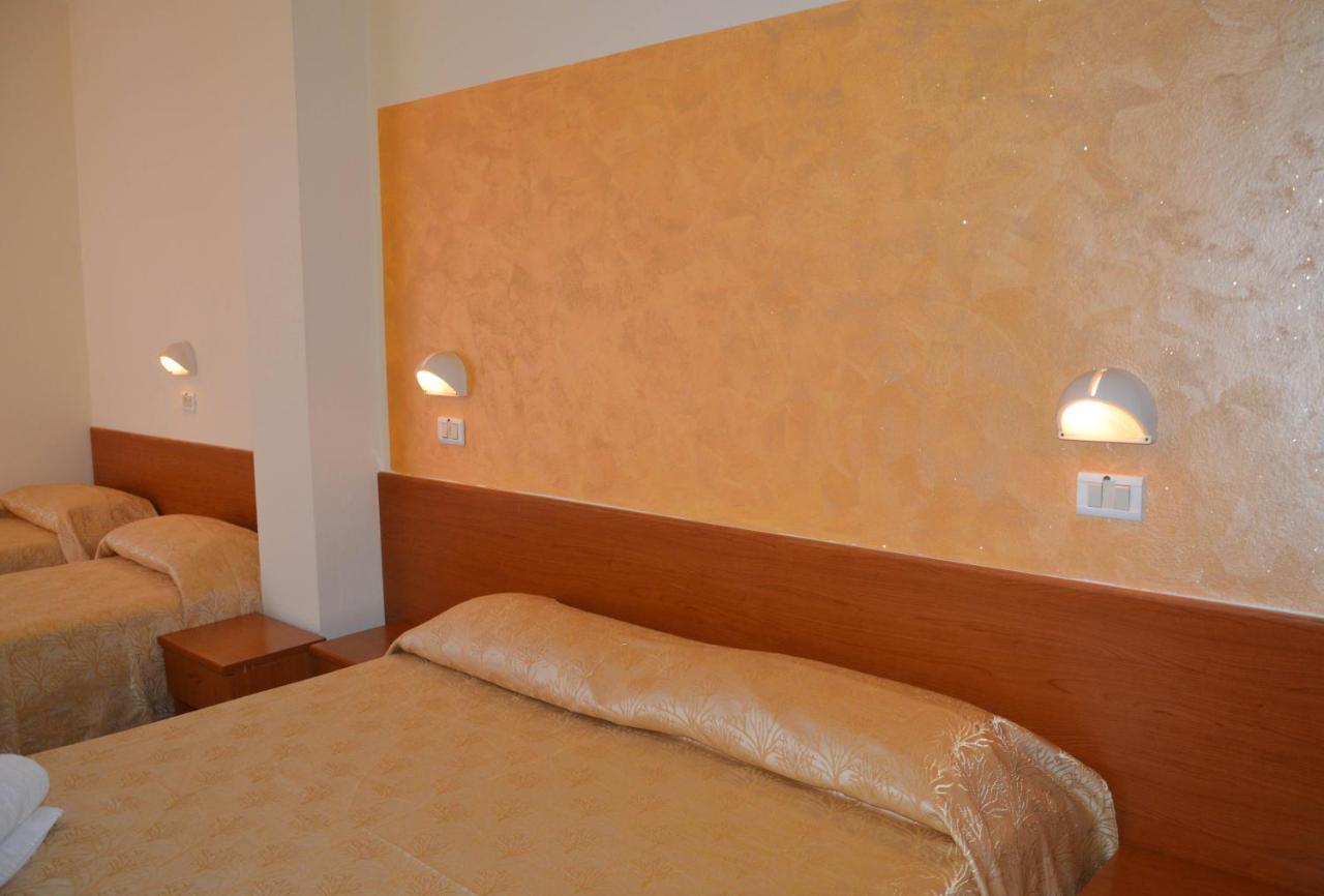 Hotel Karin Marebello Экстерьер фото