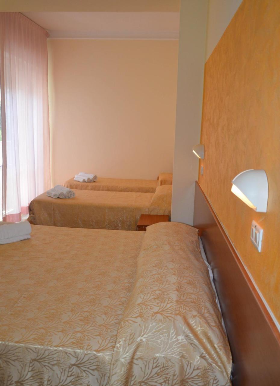 Hotel Karin Marebello Экстерьер фото