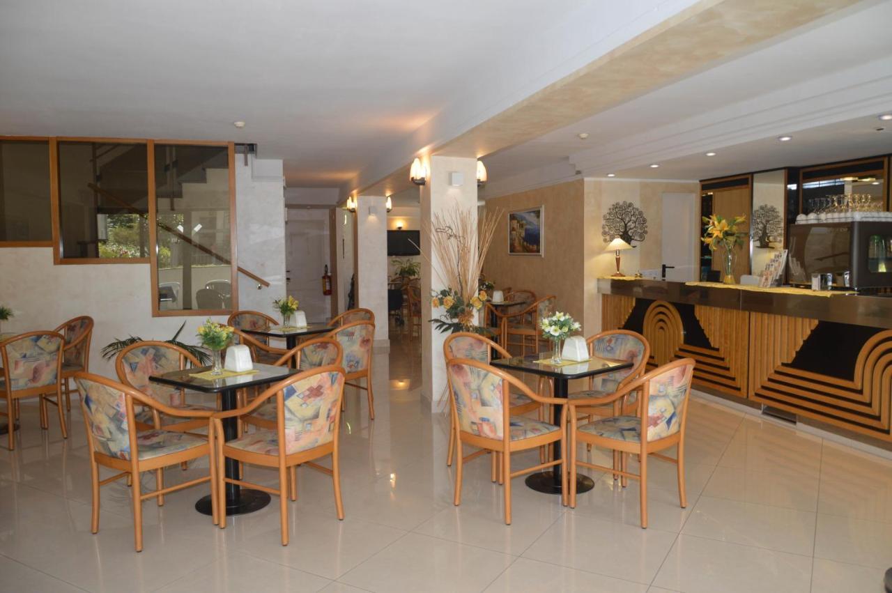Hotel Karin Marebello Экстерьер фото