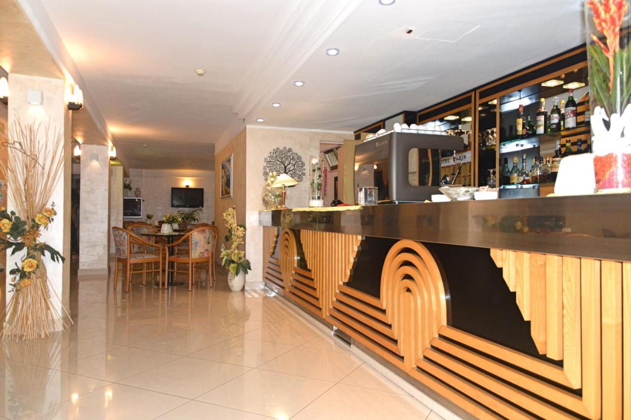 Hotel Karin Marebello Экстерьер фото